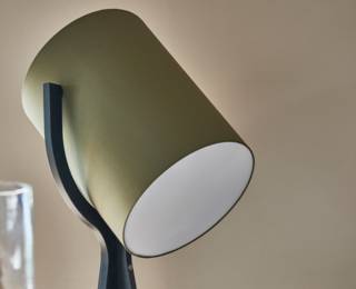 Shooting black/khaki floor lamp